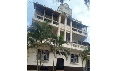 SE VENDE CASA ESTUDIANTES, SANTA ANA