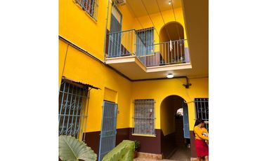 SE VENDE CASA ESTUDIANTES, SANTA ANA