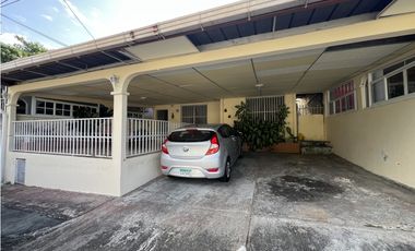 Venta de Casa en Urbanización Residencial Cerro Viento, San Miguelito