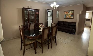 Venta de Casa en Urbanización Residencial Cerro Viento, San Miguelito