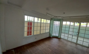 Vendo Casa Reposeída, Villa Lucre Paseo Real