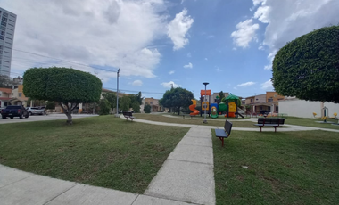 Vendo Casa Reposeída, Villa Lucre Paseo Real