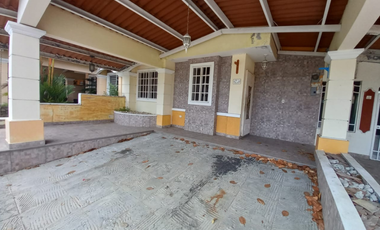 Vendo Casa Reposeída, Villa Lucre Paseo Real