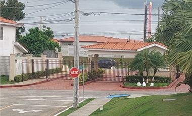 Se vende Casa en Costa Verde Montelimar Versalles Oeste JS