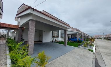 Se vende Casa en Costa Verde Montelimar Versalles Oeste JS