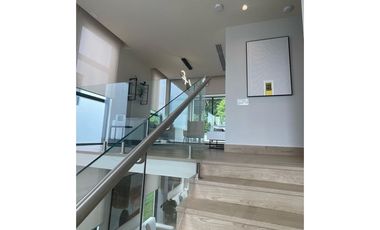 EXPLORA CASAS UNIFAMILIAR