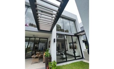 EXPLORA CASAS UNIFAMILIAR