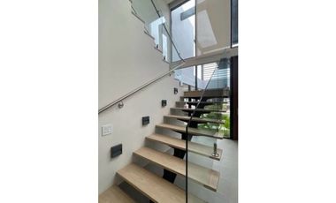 EXPLORA CASAS UNIFAMILIAR