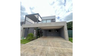 EXPLORA CASAS UNIFAMILIAR