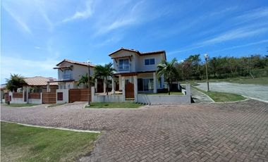 Venta de Casa Reposeída, Fontanella del Mar, San Carlos