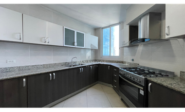 Venta - Country Club - Apartamento espacioso con excelente ubicación