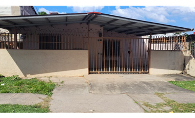 Se Vende Casa Comercial en Barrio Balboa, Panamá Oeste