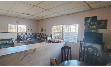 Se Vende Casa Comercial en Barrio Balboa, Panamá Oeste