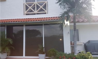 Venta de apartamento en PH. Roca Marina, Vista Mar Golf Beach & Marina