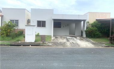 VENDO CASA EN ARBOLEDAS LOS OLIVOS LA CHORRERA