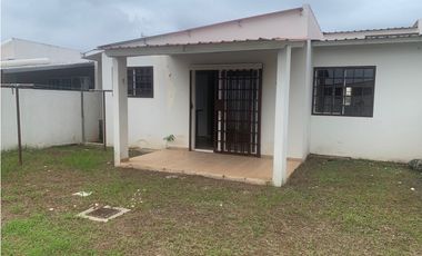 VENDO CASA EN ARBOLEDAS LOS OLIVOS LA CHORRERA