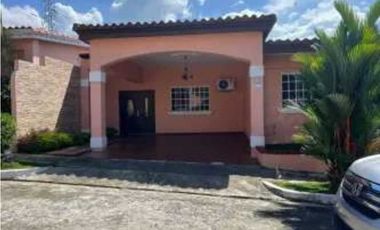 Melissa Foster Luxury Vende Casa en Altos de Panama MF935