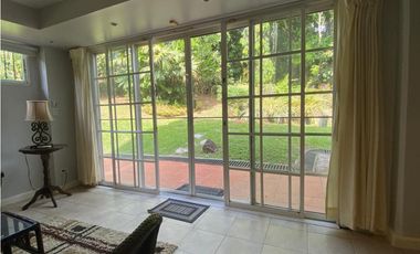 Melissa Foster Luxury Vende Casa en Clayton MF1106