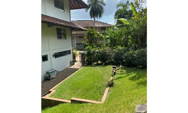 Melissa Foster Luxury Vende Casa en Clayton MF1106