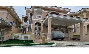 Melissa Foster Luxury VTN/ALQ Casa en PH Altos del Country 3000 MF1116