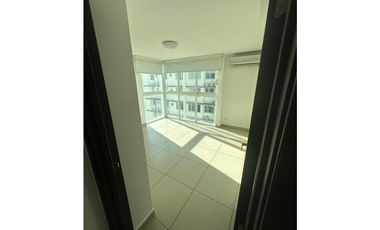 Melissa Foster L. Vende Hermoso Apartamento en PH Kings Park MF1267