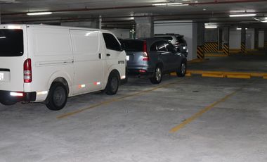 Melissa Foster L. Vende Hermoso Apartamento en PH Kings Park MF1267