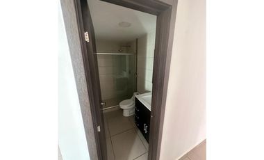 Melissa Foster L. Vende Hermoso Apartamento en PH Kings Park MF1267