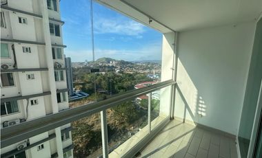Melissa Foster L. Vende Hermoso Apartamento en PH Kings Park MF1267