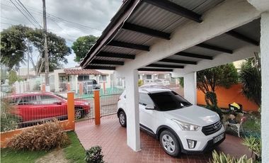 VENDO CASA EN CHANIS , ALTOS DEL ROMERAL