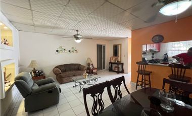Venta de casa en Residencial Urbanización Las Lomas, Villa Lucre.
