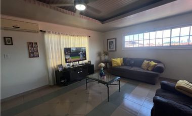 Venta de casa en Residencial Urbanización Las Lomas, Villa Lucre.