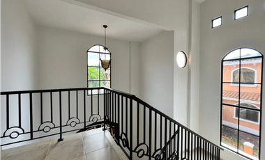 Melissa Foster Luxury Vende Hermosa Casa en Clayton Village MF519