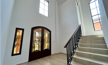 Melissa Foster Luxury Vende Hermosa Casa en Clayton Village MF519