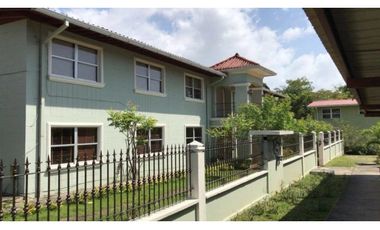 Melissa Foster Luxury Alquila Apartamento Vacío en Clayton MF1364