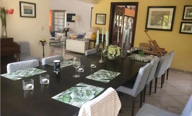 Melissa Foster Luxury Vende Hermosa Casa en Cardenas MF100