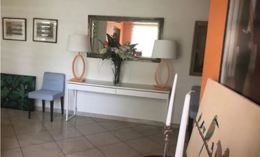 Melissa Foster Luxury Vende Hermosa Casa en Cardenas MF100