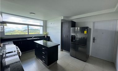 Melissa Foster L. Vende Apartamento en Ph Country Heights MF1282