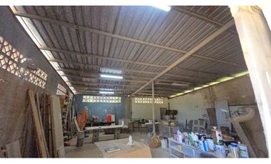 Venta de Galera industrial con oficina  y bodega