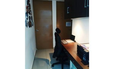 Se vende Apartamento en Via Cincuentenario