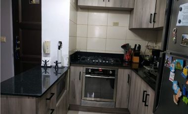 Se vende Apartamento en Via Cincuentenario