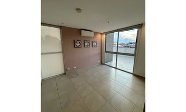 Hermoso apartamento con terraza en Villa Lucre (amoblado)