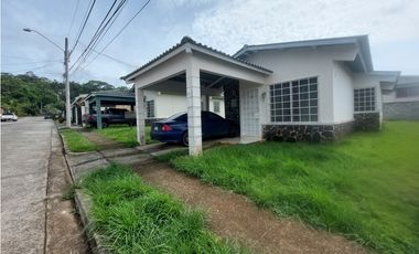 Se vende casa chalet en Chorrera Quintas del Pacifico