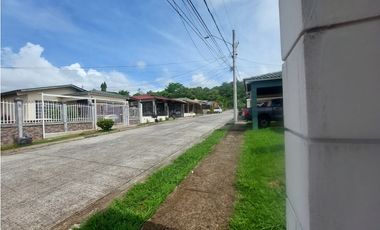 Se vende casa chalet en Chorrera Quintas del Pacifico