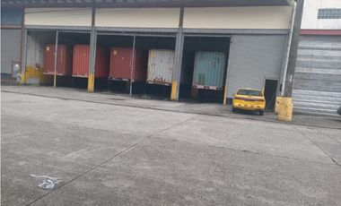 Alquilo bodega en France Field