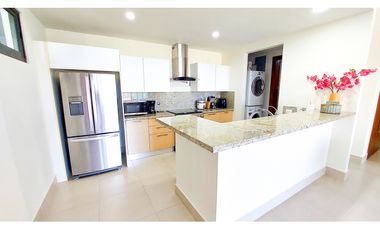 Venta de apartamento amoblado en Residencial Altamar, San Carlos