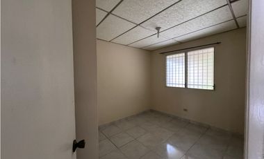 CASA EN VENTA EN URBANIZACION LAS PERLAS LA CHORRERA