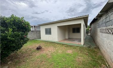CASA EN VENTA EN URBANIZACION LAS PERLAS LA CHORRERA