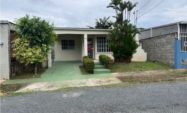 CASA EN VENTA EN URBANIZACION LAS PERLAS LA CHORRERA