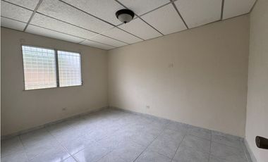 CASA EN VENTA EN URBANIZACION LAS PERLAS LA CHORRERA