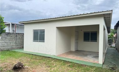 CASA EN VENTA EN URBANIZACION LAS PERLAS LA CHORRERA